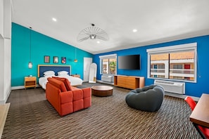 Junior Suite, 1 King Bed (Premium) | Pillowtop beds, blackout drapes, iron/ironing board