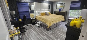 4 bedrooms, desk, iron/ironing board, travel cot