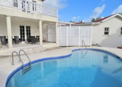 4-bedroom villa in wonderful Oistins with pool