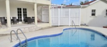 4-bedroom villa in wonderful Oistins with pool