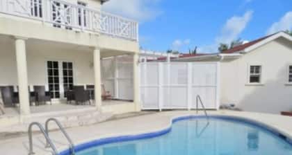 4-bedroom villa in wonderful Oistins with pool