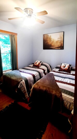 2 soverom, strykejern/-brett, wi-fi (inkludert) og sengetøy