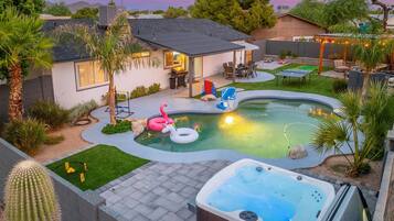 Piscine extérieure, piscine chauffée