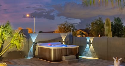 Heated Pool~Hot Tub~Ping Pong~King Bed~Yard Games