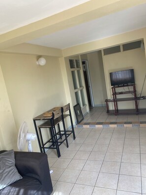 Living area - Apartment A cozy apartment in the buzz of St.Georges (Belmont)