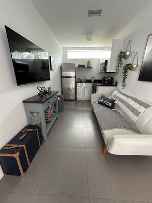 Living area - Charming House @ Miami Design District (Miami)