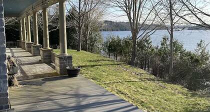 Grand, peaceful 4bed Home on the Bay of Fundy with magical views every evening.
