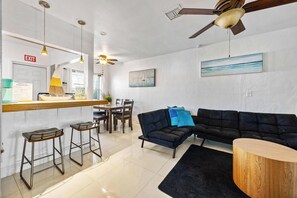 Interior - Stunning Waterfront Home; 1 min walk to Beach (Hollywood)