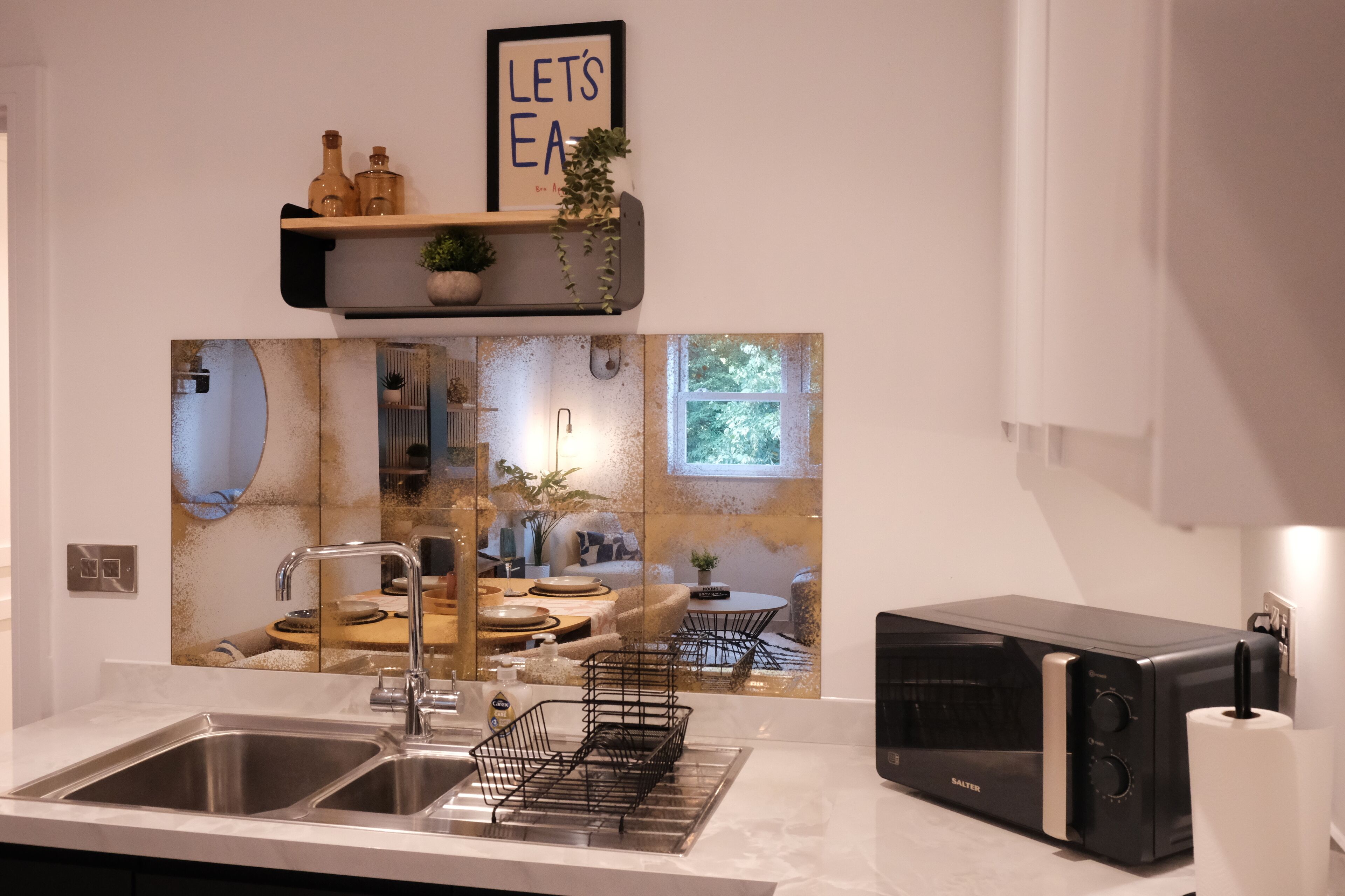 Apartamento | Cozinha privada | Geladeira, micro-ondas, fogão, cooktop