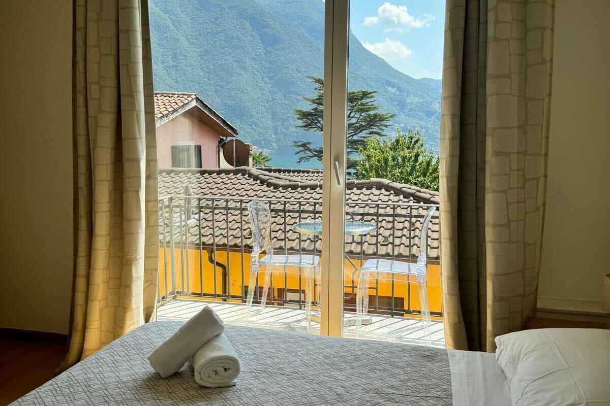Deluxe Double or Twin Room, Balcony, Courtyard View | Hypo-allergenic bedding, minibar, in-room safe, free cots/infant beds