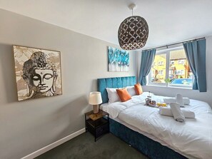1 bedroom, iron/ironing board, internet, bed sheets - The Hewlett Court Terracotta by Fortuna Property (Cheltenham)