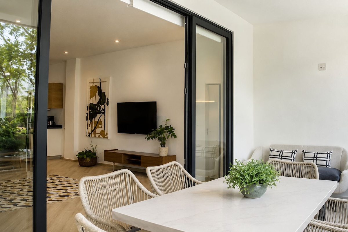 Apartment | 1 bedroom, premium bedding, down comforters, in-room safe