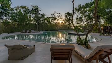 Comfort Apartment | Pool | Outdoor pool, open 9:00 AM to 10:00 PM, free cabanas, pool umbrellas