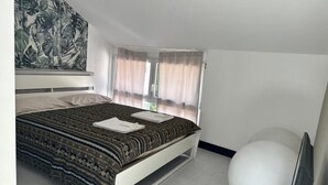 1 多间卧室、熨斗/熨衣板、WiFi、床单