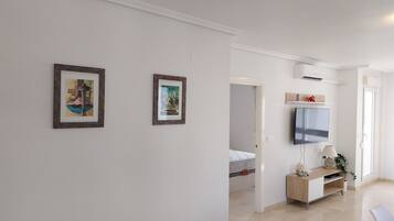 2 slaapkamers, een strijkplank/strijkijzer, wifi, beddengoed