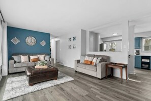 Living area - 3 Bedroom Home! Walking Distance to Stadiums! (Kansas City)