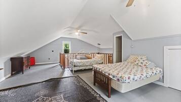 3 habitaciones, tabla de planchar con plancha, wifi y ropa de cama