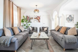 Villa (4 Bedrooms) | Innenbereich