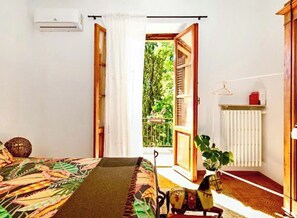 3 slaapkamers, een bureau, een strijkplank/strijkijzer, gratis wifi