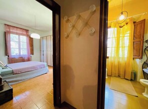 3 Schlafzimmer, Schreibtisch, Bügeleisen/Bügelbrett, kostenloses WLAN