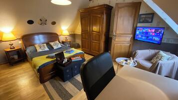 4 bedrooms, free WiFi, bed sheets