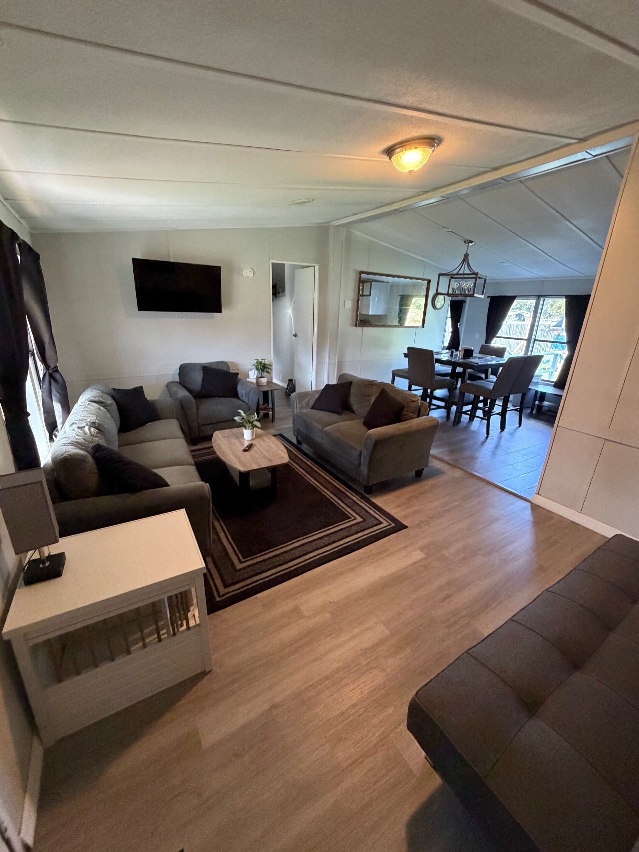 Pet Friendly 3 Bed 2 Bath Family Home On The Water - Okeechobee, FL