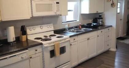 Pet Friendly 3 Bed 2 bath Family Home on the Water