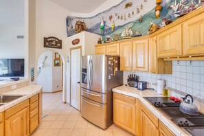 Mikrowelle, Ofen, Herdplatte, Geschirrspüler