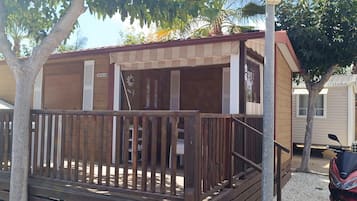 Cabin | Bahagian luar