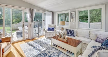 Coastal Cape Cod 3 bedroom close to the beach, bike path & ponds!