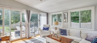 Coastal Cape Cod 3 bedroom close to the beach, bike path & ponds!