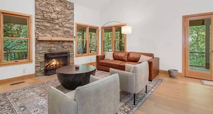 Charming 1-bedroom cottage with WiFi, AC in fabulous Tryon