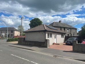Exterior - Cute Cottage Central Bathgate (Bathgate)