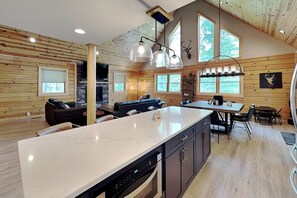 House (5 Bedrooms) | Property amenity - The Pour House by Taylor Made Deep Creek (McHenry)