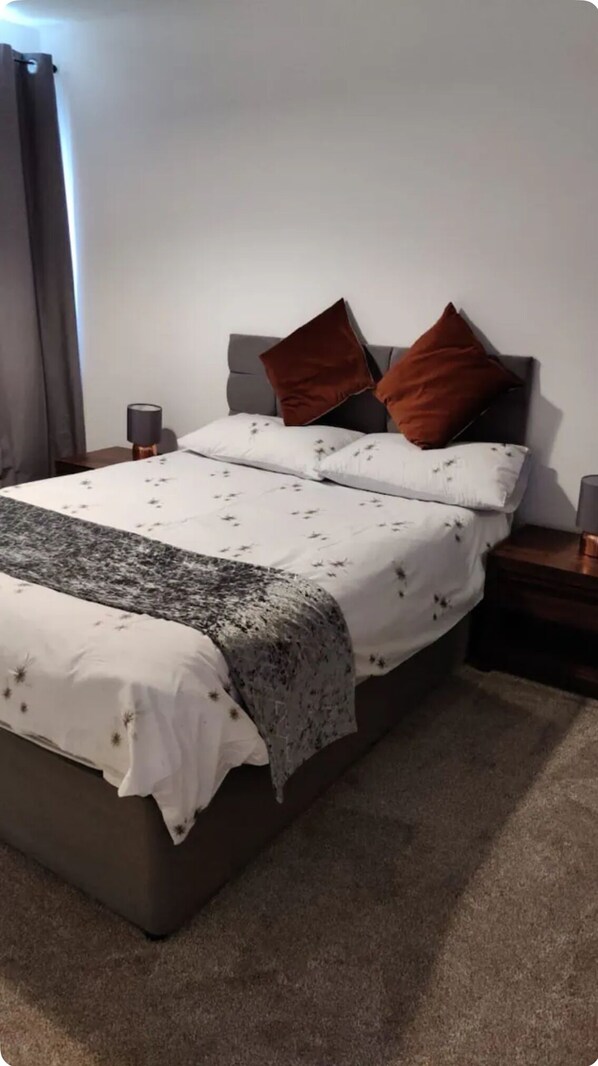 2 bedrooms, iron/ironing board, free WiFi, bed sheets