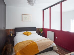 2 slaapkamers, een strijkplank/strijkijzer, gratis wifi, beddengoed