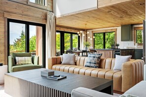 Smart TV, fireplace, video games, stereo