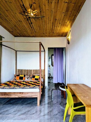 Comfort Apartment, 2 Bedrooms, Sea View, Garden Area | In-room safe, free WiFi