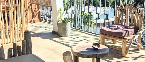 Comfort Apartment, 2 Bedrooms, Sea View, Garden Area | Teres/patio