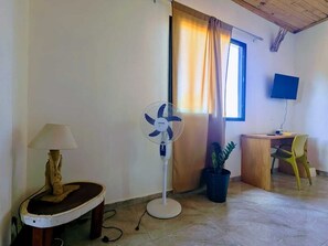 Apartament Comfort, 2 dormitoris, vistes al mar, zona enjardinada | 3 dormitoris, caixa forta a l'habitació i wifi gratuïta