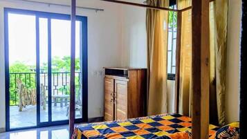 Comfort Apartment, 2 Bedrooms, Sea View, Garden Area | Peti besi dalam bilik, Wi-fi percuma