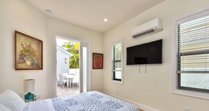 Sorrento Cabana: 1-Bedroom Cabana Near Vanderbilt Beach – Perfect for a Tranquil Beachside Escape