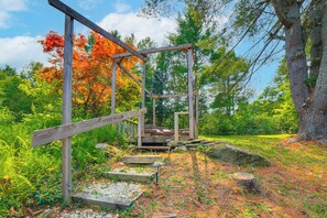 Property grounds - Peaceful Brookside Getaway ~10 Mi to Okemo Slopes! (Chester)