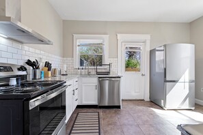 Private kitchen - Cozy 2BD Home w/ Home Office and Parking! (Cincinnati)