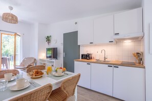 Kühlschrank, Mikrowelle, Geschirrspüler