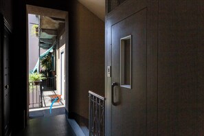 Interior entrance - notaMi - Dimora del vecchio Principe (Milan)