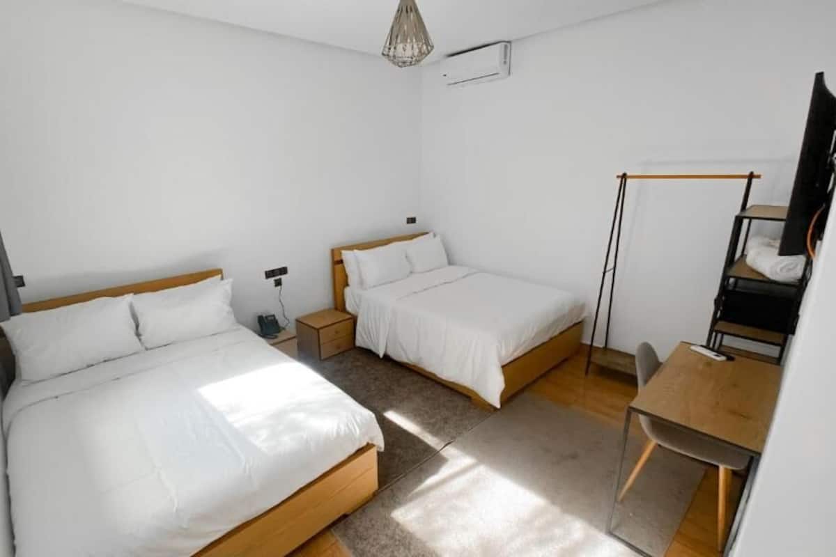 Caja de seguridad en la habitación, cortinas blackout y wifi gratis