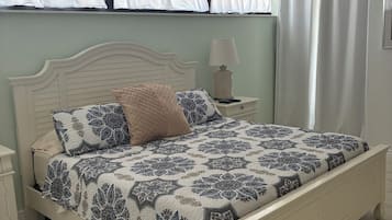 3 bedrooms, iron/ironing board, travel crib, free WiFi