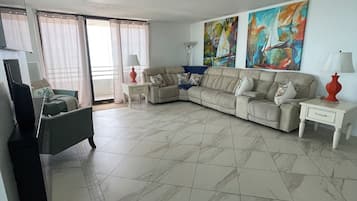 Smart TV, fireplace, DVD player, books