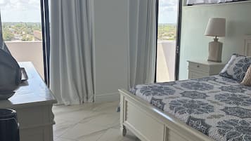 3 bedrooms, iron/ironing board, travel crib, free WiFi